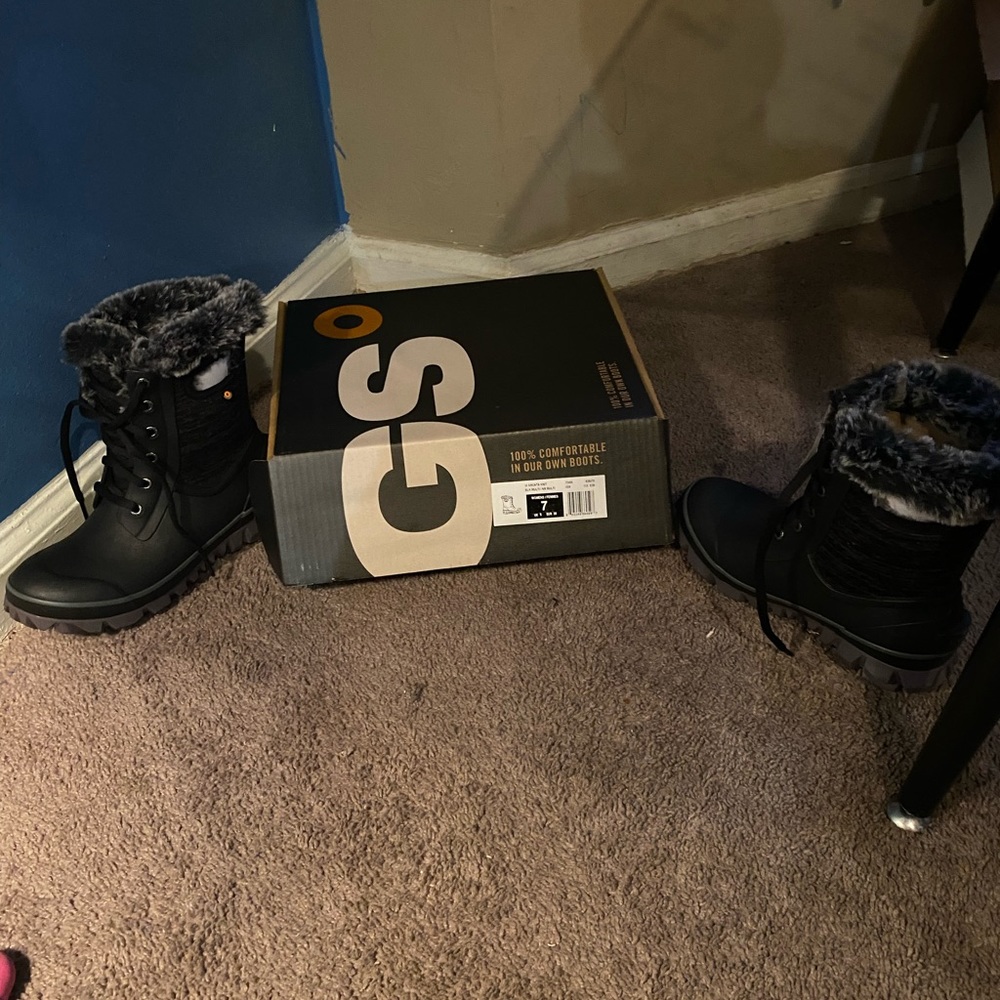 Brand new Bogs boots